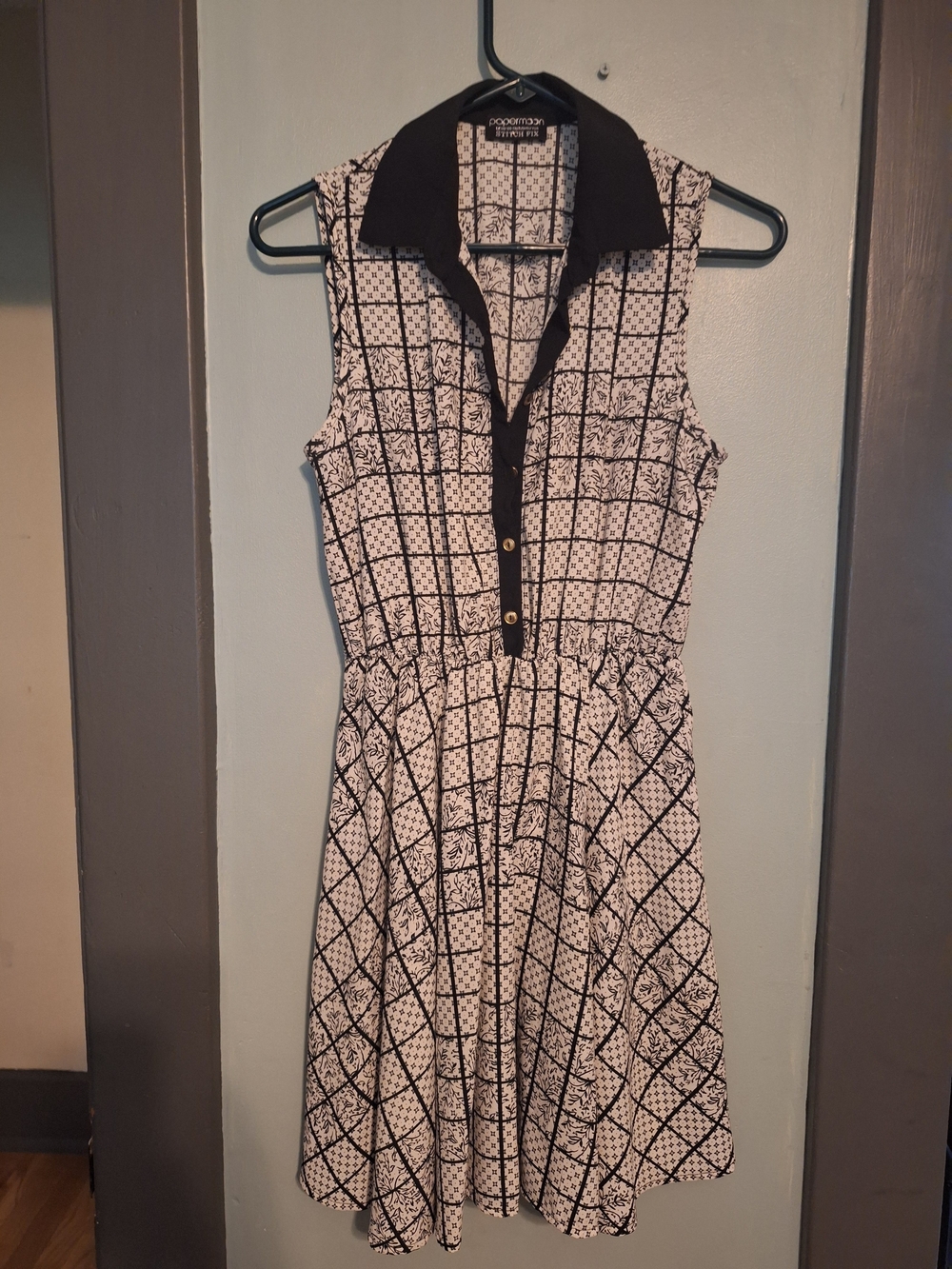 Black & White Sleeveless Collared Fit-and-Flare Dress